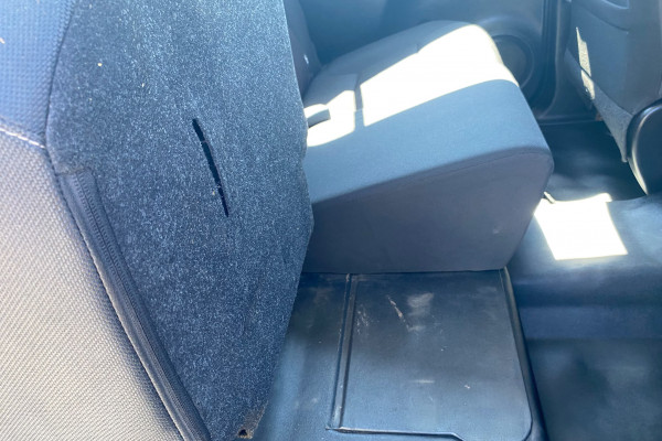 2019 Toyota HiLux  SR Dual Cab Cab Chassis Image 19