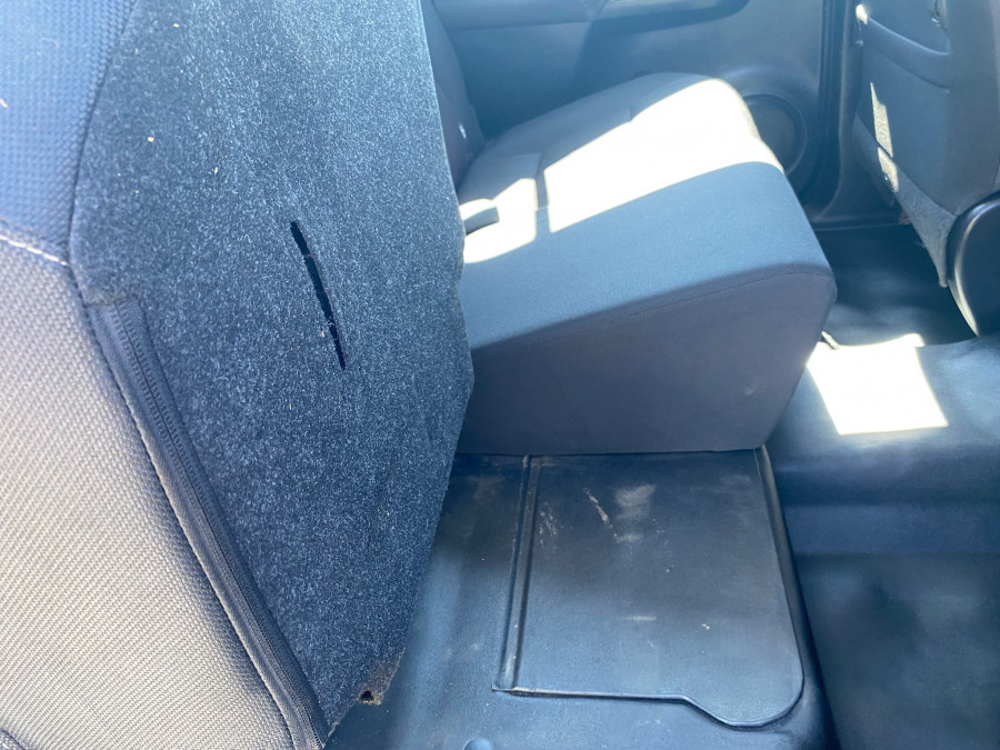 2019 Toyota HiLux  SR Dual Cab Cab Chassis Image 19