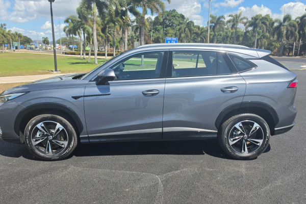 2025 MG HS AS33H Excite Hybrid+ SUV Image 12