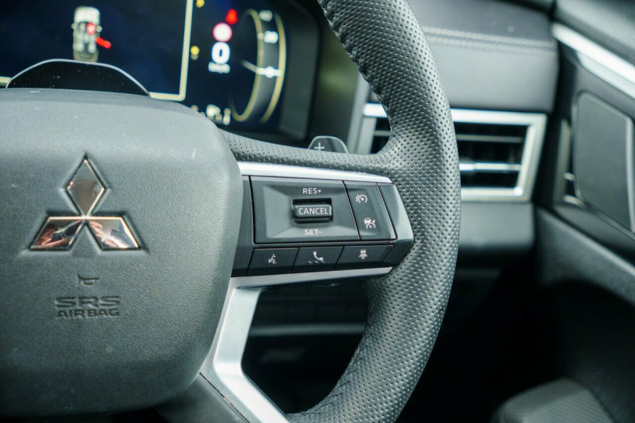 2025 Mitsubishi Outlander ZM LS SUV Image 12