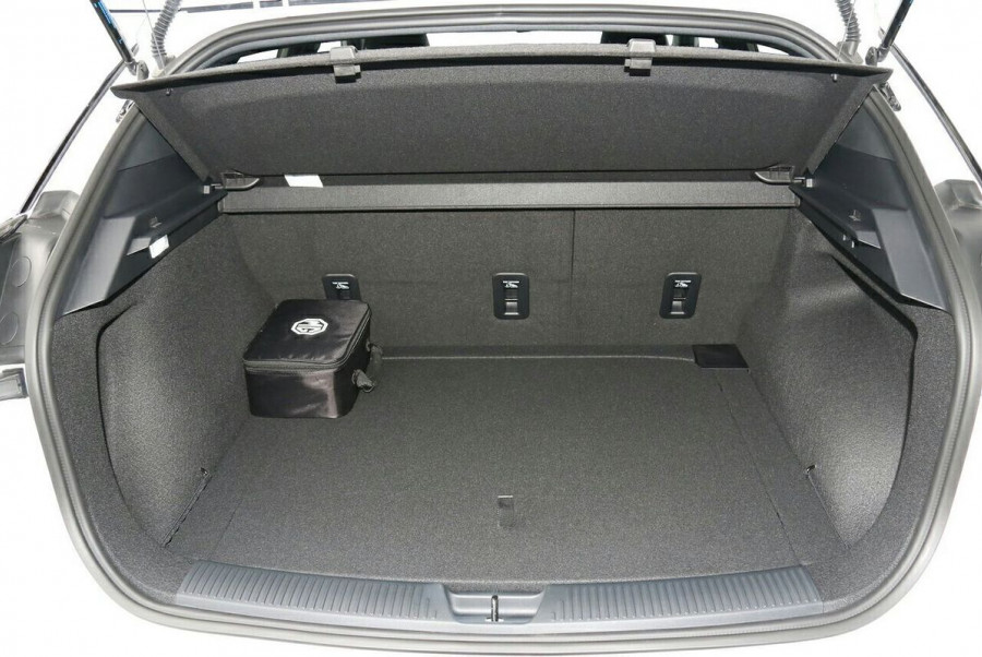 2024 MG MG4 MEH32 Essence 64 Hatch Image 19