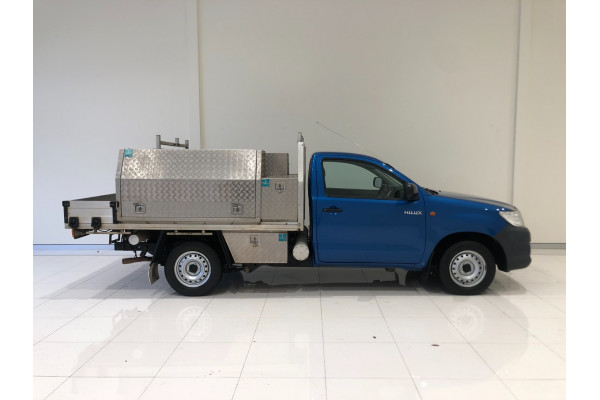 2013 Toyota HiLux TGN16R Workmate Cab chassis Image 2