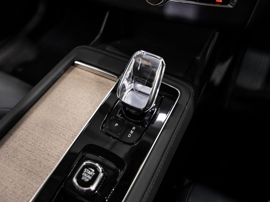 2025 Volvo XC90 L Series Ultra B5 Bright SUV Image 13