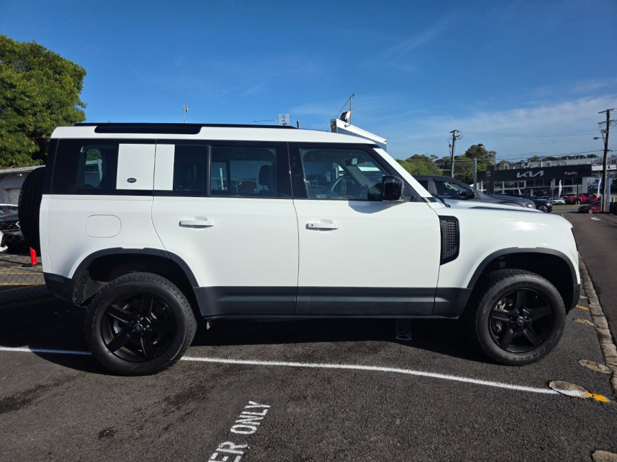 2020 MY21 Land Rover Defender L663 110 D300 SE SUV Image 13