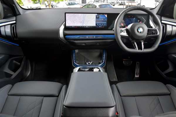 2025 BMW X3 G45 40d xDrive SUV image 4