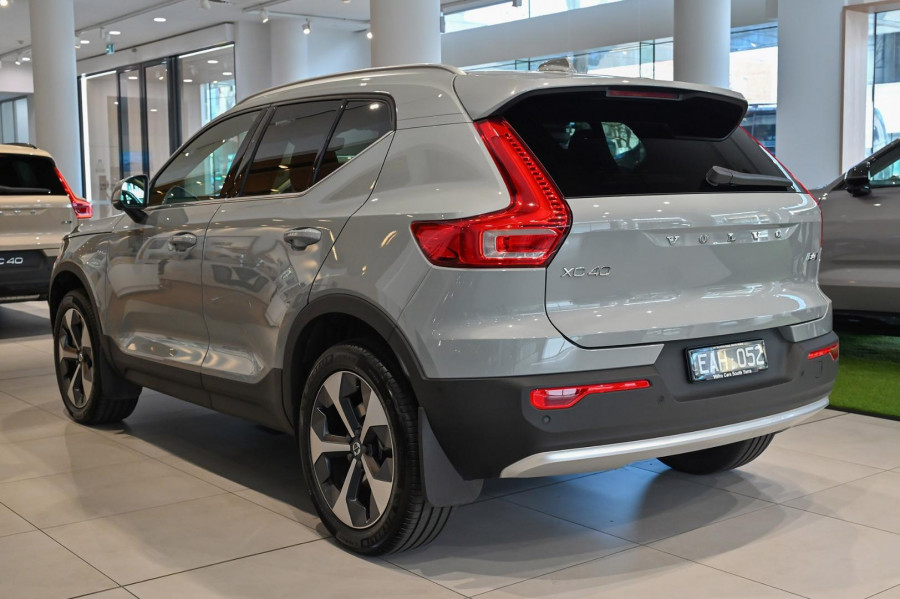 2025 MY26 Volvo XC40 XZ Ultra B4 Bright SUV Image 4