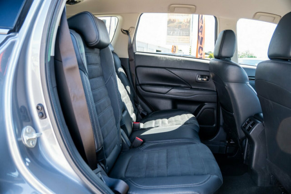 2021 Mitsubishi Outlander ZL LS SUV Image 10