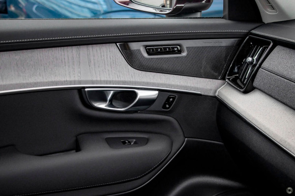 2025 Volvo XC90 L Series Ultra B5 Bright SUV Image 12