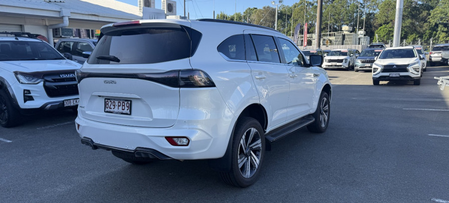 2025 MY25.5 Isuzu MU-X RJ LS-T SUV Image 9