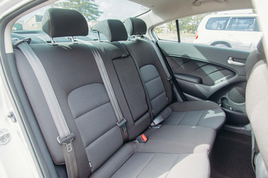 2016 MY17 Kia Cerato YD S Hatch Image 20