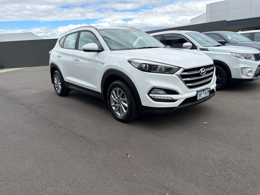 2018 Hyundai Tucson D3W52GA1FDD998 Active SUV Image 1