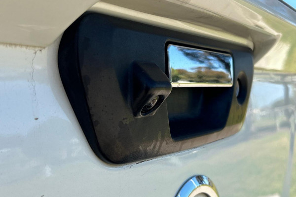 2019 Nissan Navara D23 Series 3 ST-X King Cab Pickup Image 12
