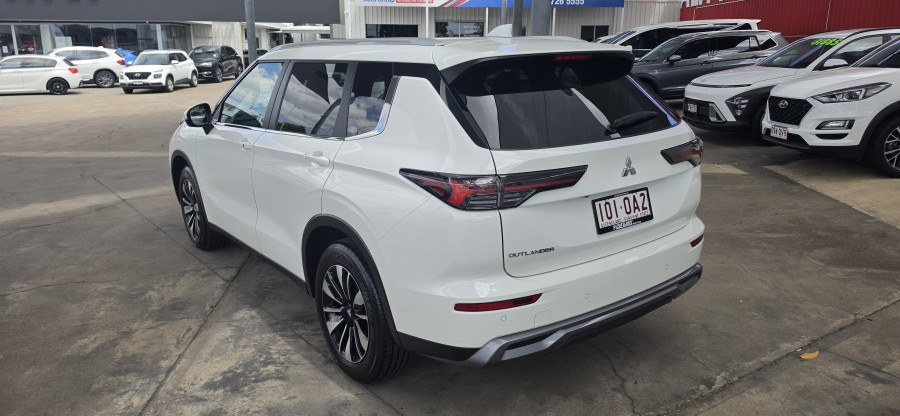 2025 Mitsubishi Outlander ZM LS SUV Image 5