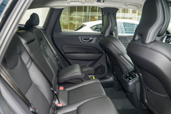 2020 MY21 Volvo XC60 UZ T5 Momentum Suv