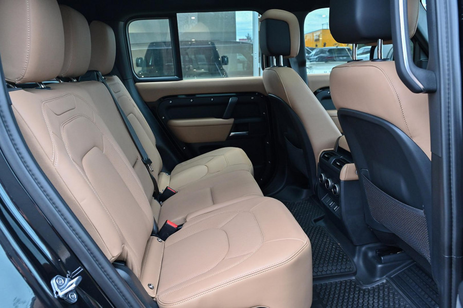 2025 MY26 Land Rover Defender L663 130 D350 X-Dynamic SE SUV