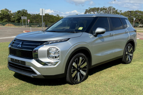 2025 Mitsubishi Outlander ZM Aspire SUV Image 3