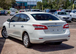 2013 Nissan Pulsar B17 ST Sedan