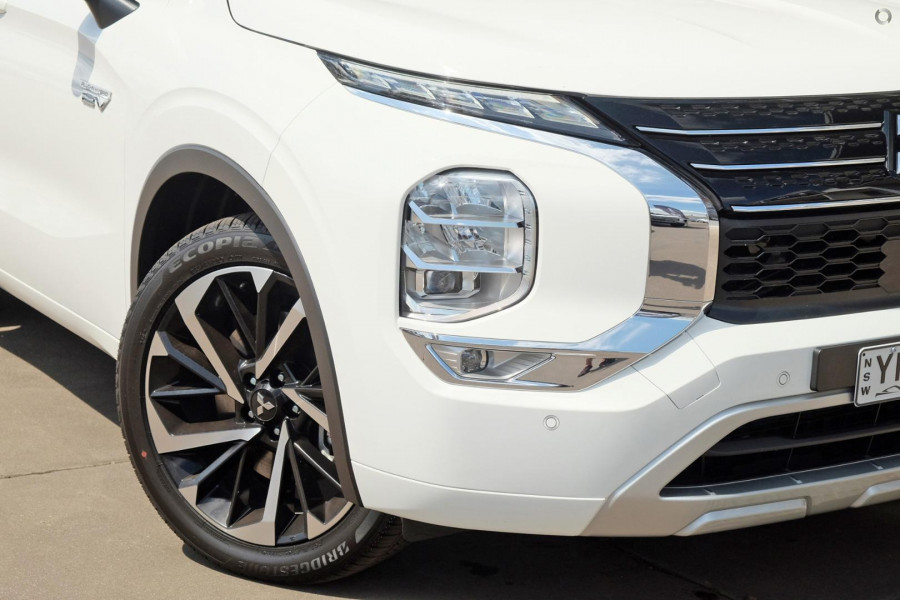 2024 Mitsubishi Outlander ZM Exceed SUV Image 10