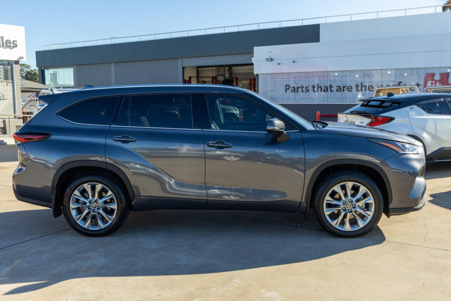 2025 Toyota Kluger AXUH78R Grande SUV Image 3