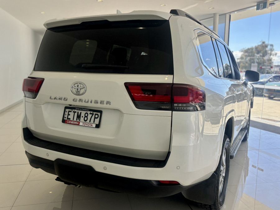 2022 Toyota LandCruiser FJA300R VX SUV Image 7