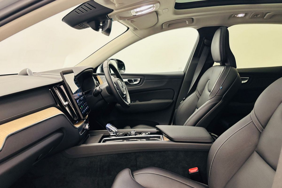 2025 MY26 Volvo XC60 UZ Ultra B5 Dark SUV Image 7