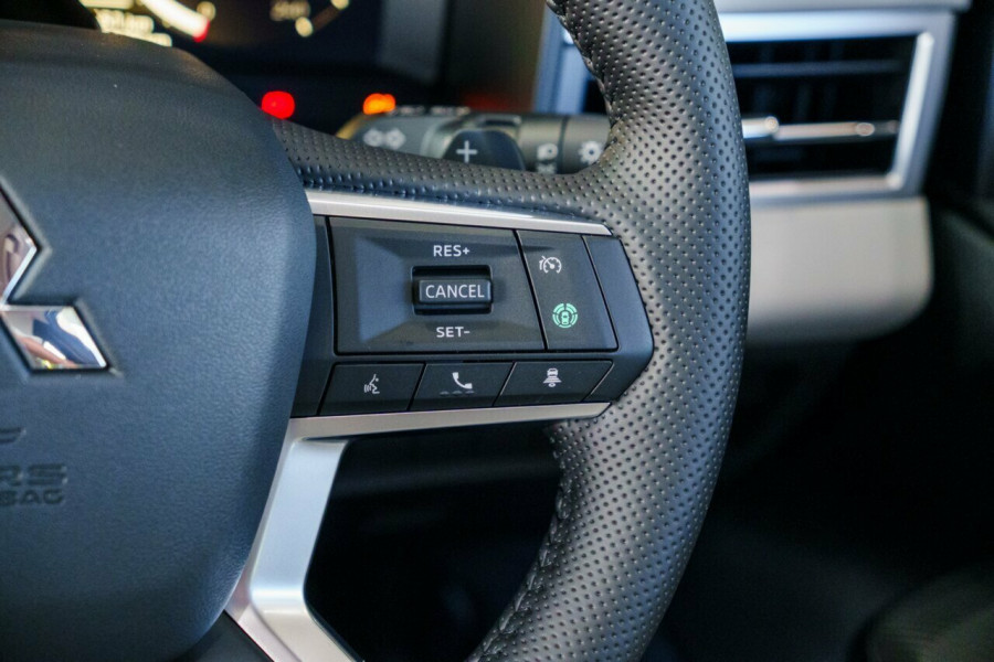 2025 Mitsubishi Outlander ZM Exceed SUV Image 13