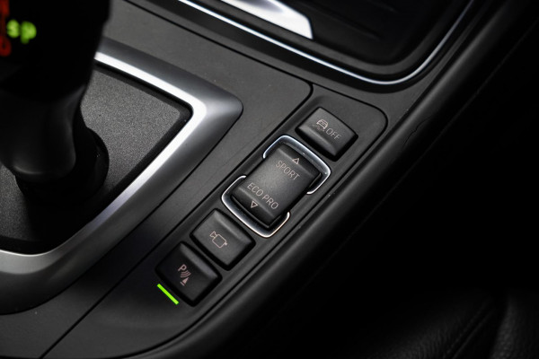 2015 BMW 3 Series F30 316i Sport Line Sedan image 18