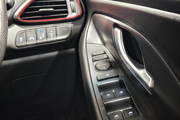 2018 Hyundai i30 PD SR Hatch Image 15