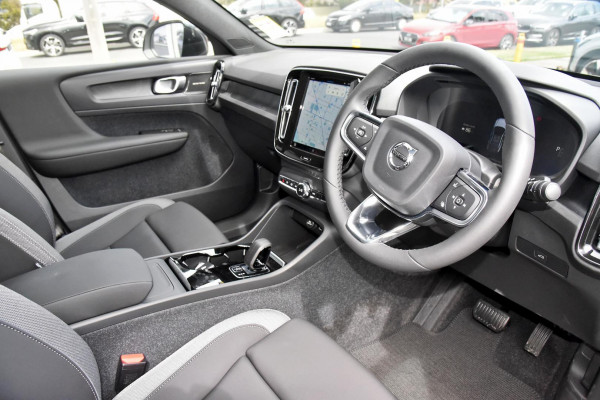 2023 MY24 Volvo C40  Recharge Twin SUV Image 5