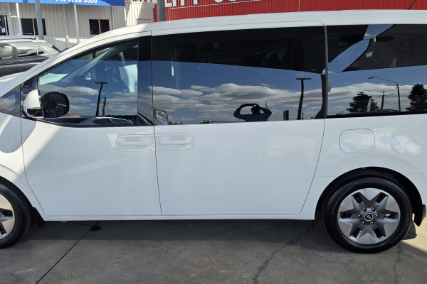 2025 MY26 Hyundai Staria US4.V3 SUV Image 4