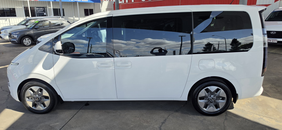 2025 MY26 Hyundai Staria US4.V3 SUV Image 4