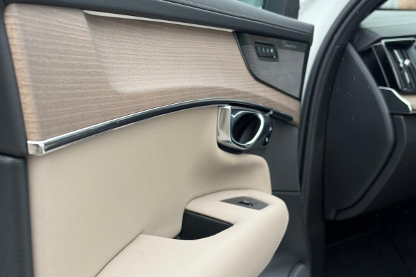 2026 Volvo XC90 L Series Plus B5 Bright SUV Image 8