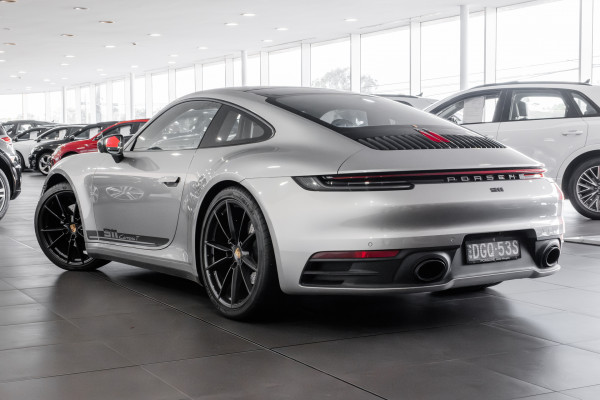 2024 Porsche 911 992 Carrera Coupe image 2