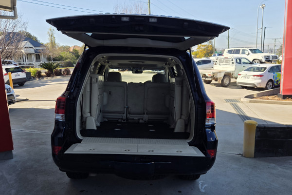 2019 Toyota LandCruiser VDJ200R VX SUV Image 8