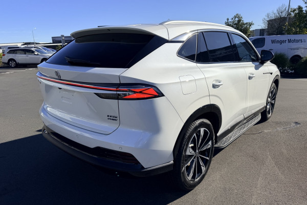 2026 MG HS Super Hybrid Essence SUV Image 4
