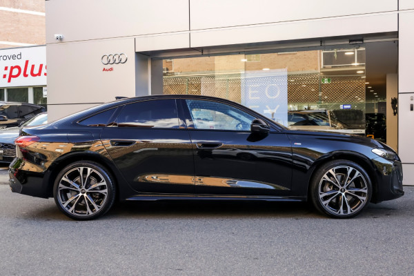 2025 Audi A5 B10 TFSI 150kW S line Sedan image 3
