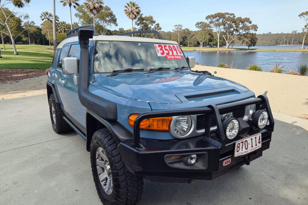 2015 MY14 Toyota FJ Cruiser GSJ15R SUV Image 1