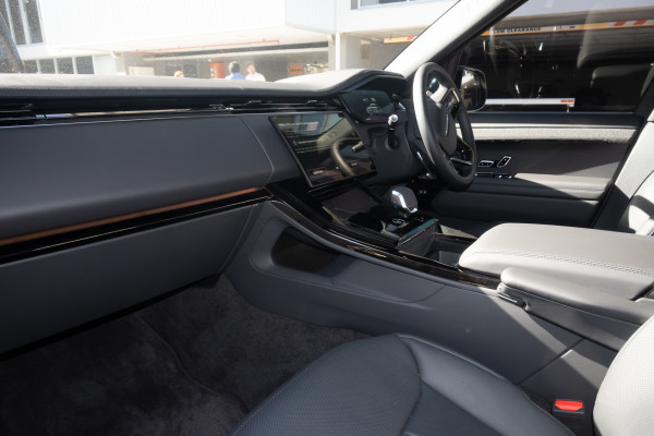 2025 Land Rover Range Rover Sport L461 PHEV P460e Dynamic HSE SUV image 7