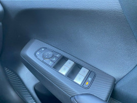 2024 Mitsubishi Outlander ZM LS SUV image 28