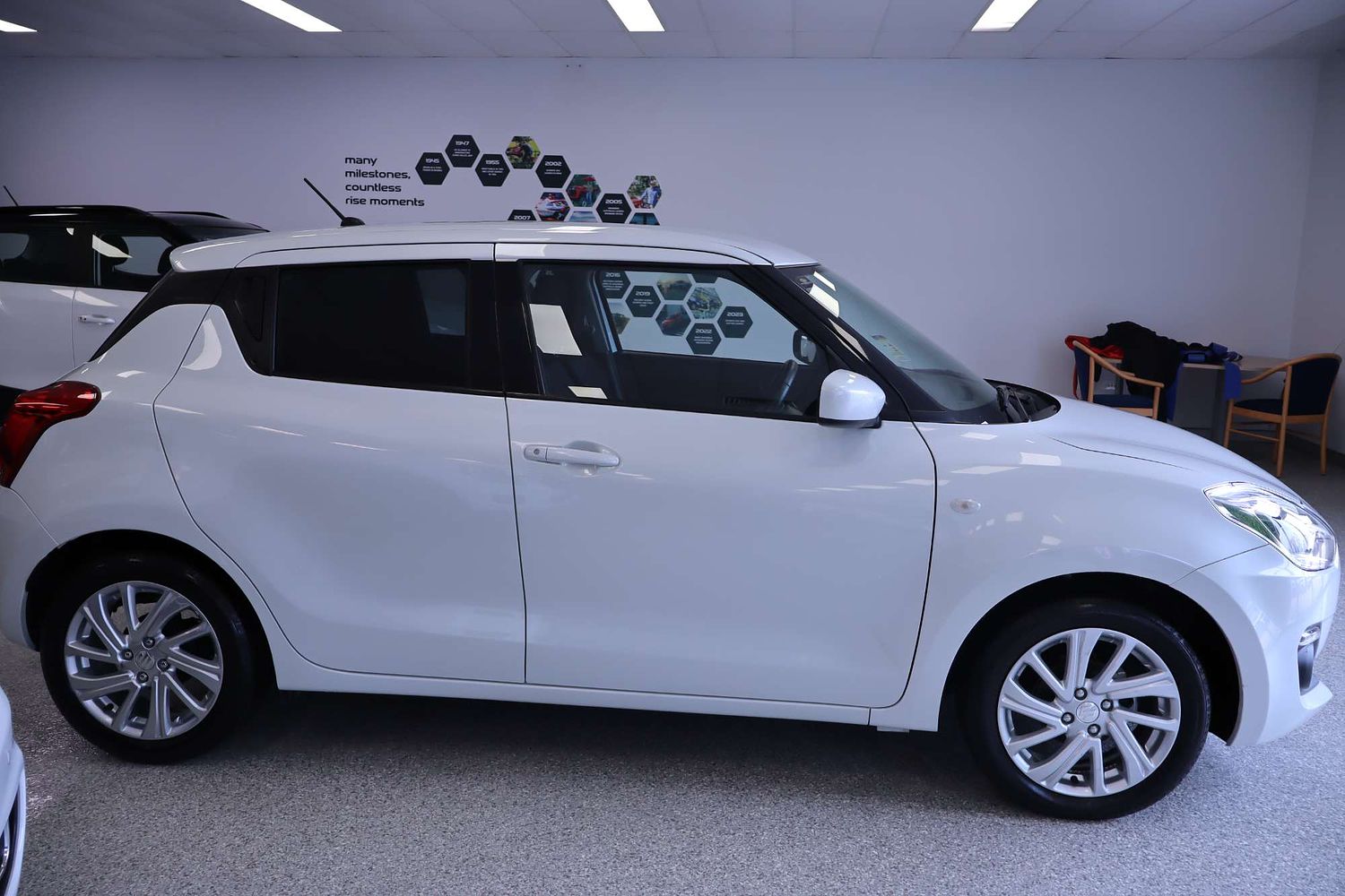 2023 Suzuki Swift AZ Series II GL Hatch
