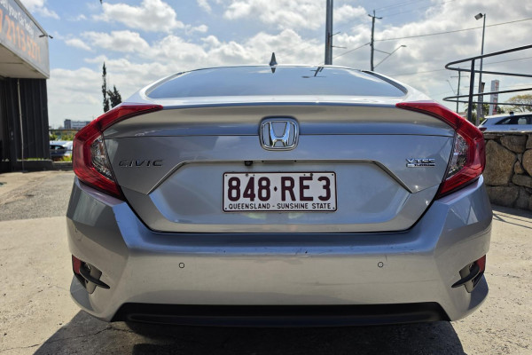 2016 Honda Civic 10th Gen VTi-LX Sedan Image 8