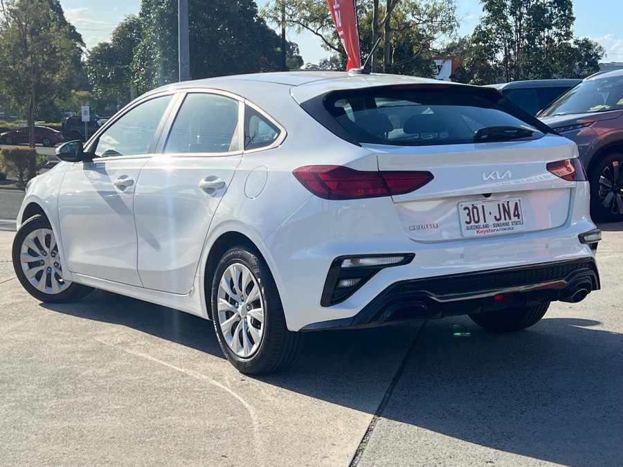 2023 MY24 Kia Cerato BD S Hatch Image 3