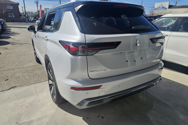 2025 Mitsubishi Outlander ZM Exceed Tourer SUV Image 5