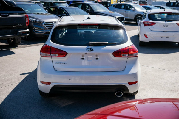 2017 MY18 Kia Cerato YD S Hatch Image 3