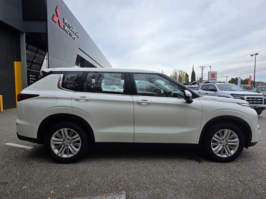 2023 Mitsubishi Outlander ZM ES SUV Image 8