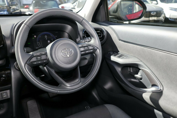 2025 Toyota Yaris Cross MXPJ10R GX SUV Image 6