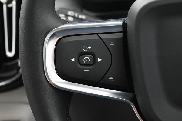 2024 MY25 Volvo XC40 XZ Ultra B4 Bright SUV Image 19