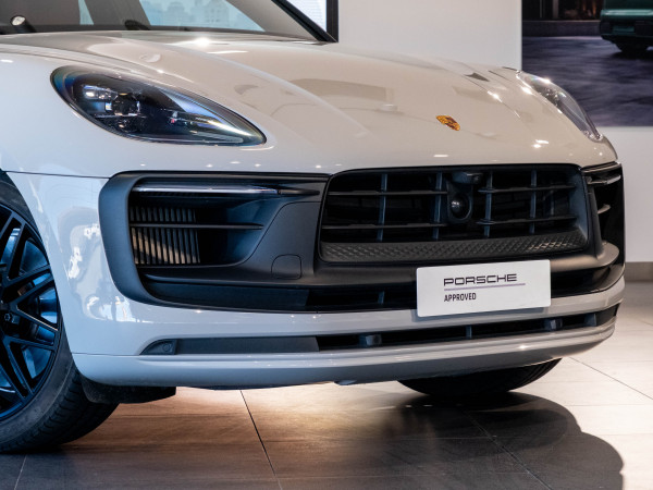 2022 MY23 Porsche Macan 95B GTS SUV image 37