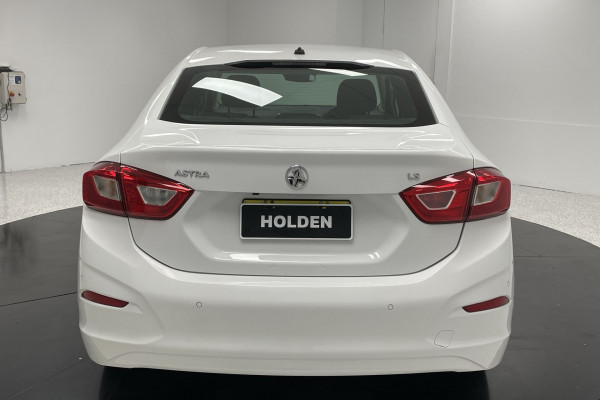 2018 Holden Astra LS+ Sedan Image 4