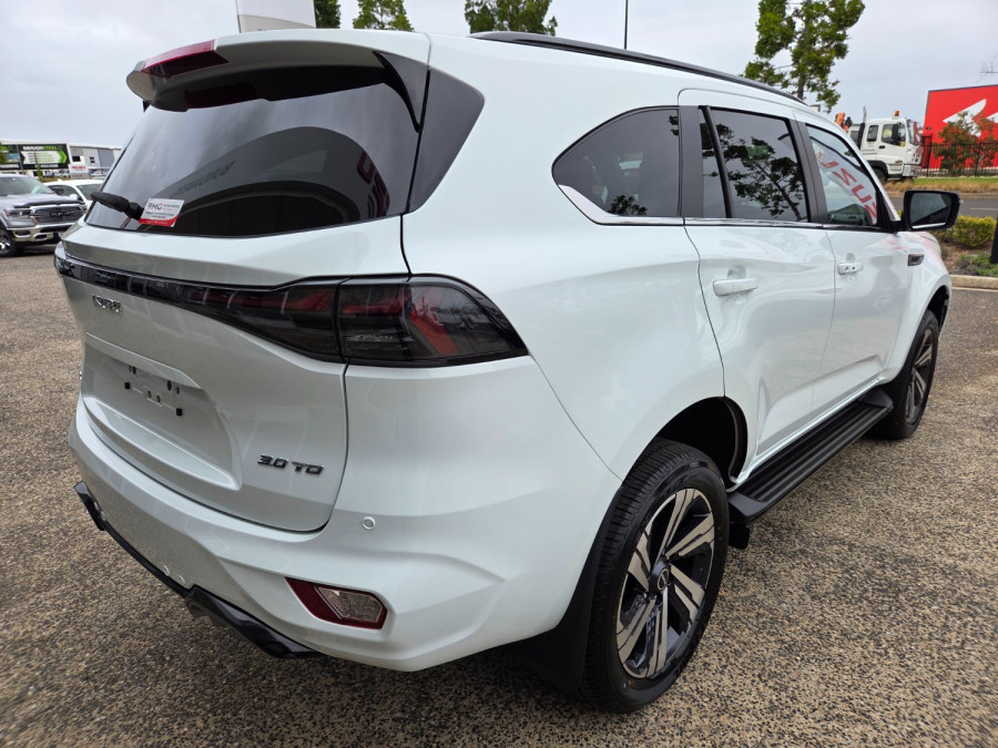 2026 Isuzu MU-X RJ LS-T SUV Image 3